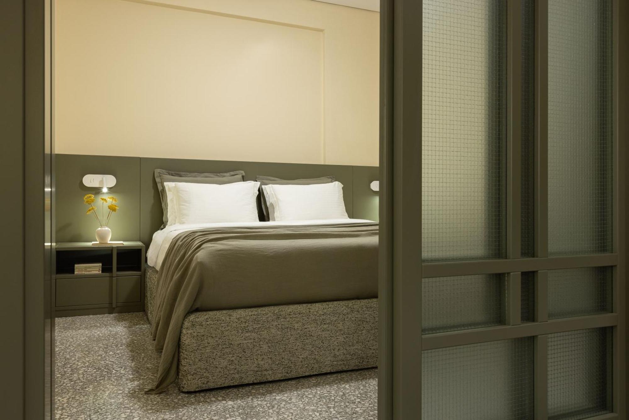 Plano Apartment *